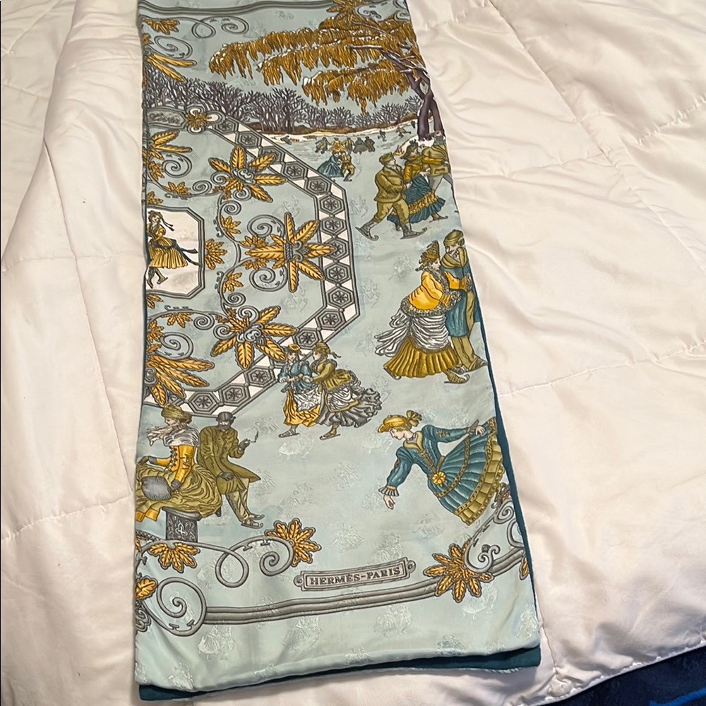 Hermès Paris Silk and Angora Scarf with Elegant Design